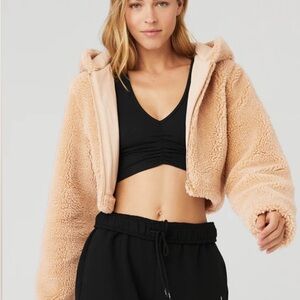 ALO Yoga Camel LA Sherpa NWT (S)